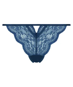 Brazilian Isabelle<Hunkemöller Store