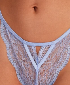 Brazilian Isabelle<Hunkemöller Store